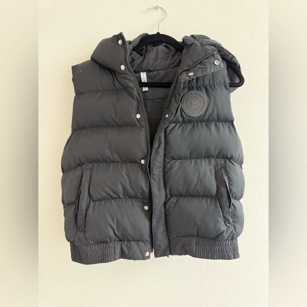 Fabletics Cropped Puffer Vest Detachable Hood